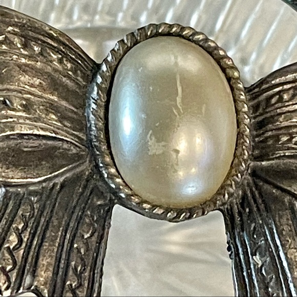 Vintage Crystal cut trinket Faux pearl open top bow trinket/jewelry/rings - Picture 3 of 9